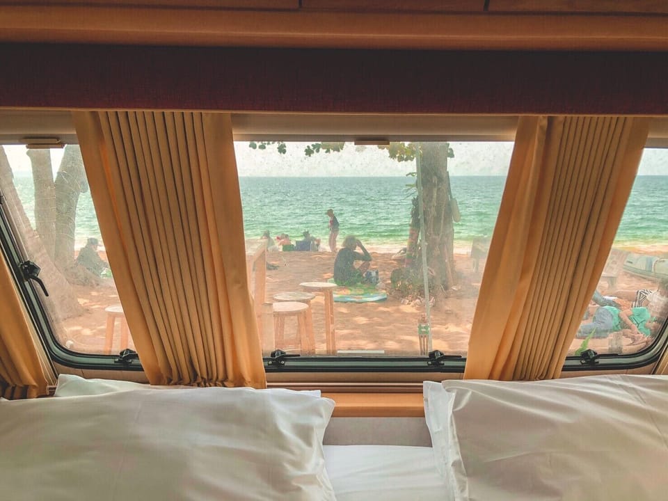 Premium VIP | Individually decorated, individually furnished, free WiFi, bed sheets