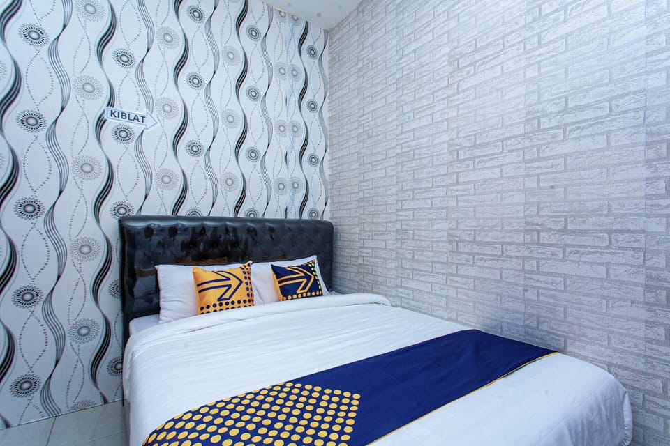 Double Room | Desk, free WiFi, bed sheets