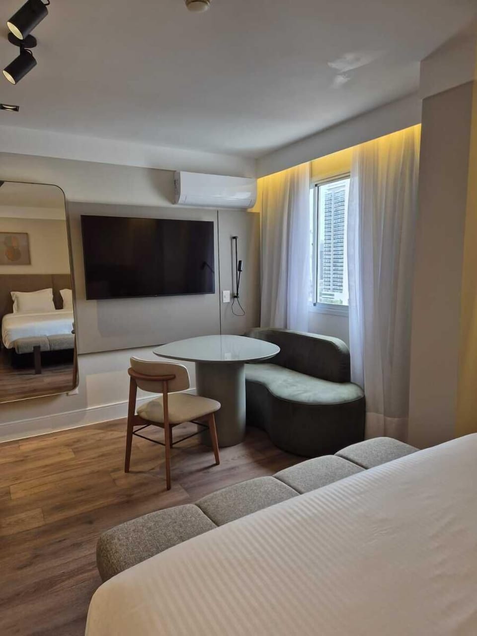 Premium Double Room, 1 King Bed | Minibar, in-room safe, desk, laptop workspace