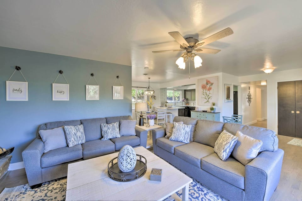 Living Room | Sleeper Sofa | Smart TV | Fireplace