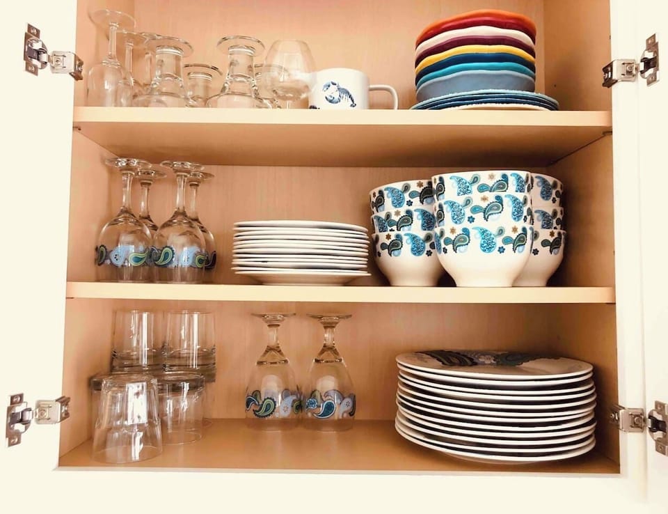 Plenty dishes and cups are provided
