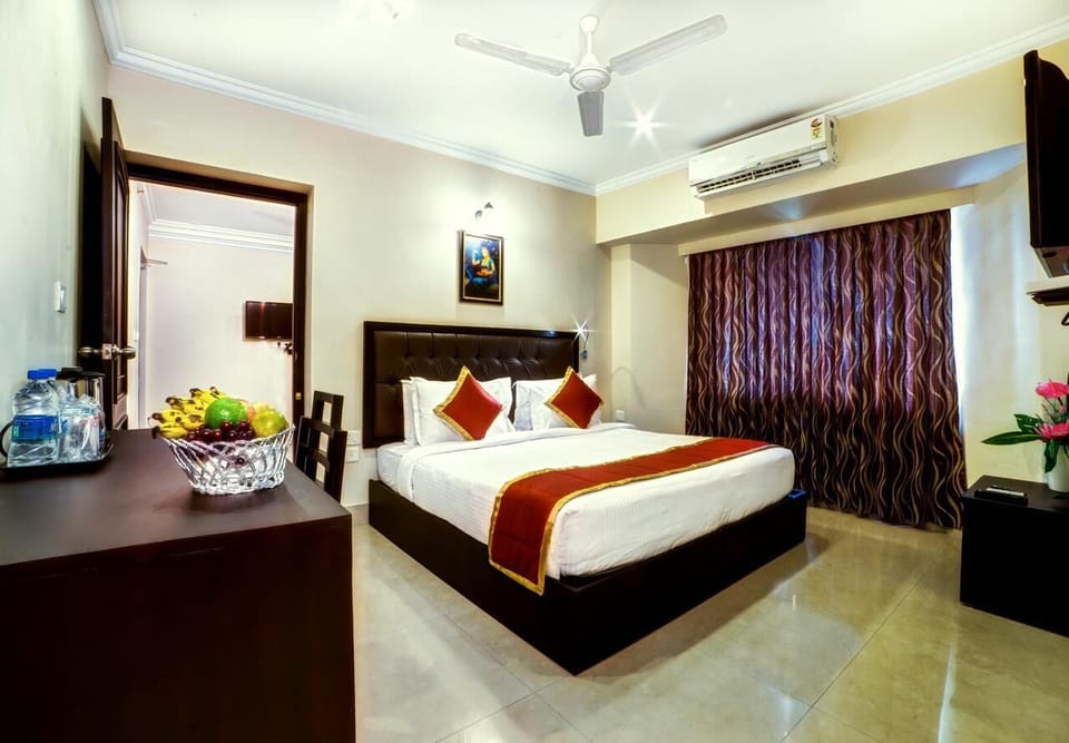 Minibar, desk, soundproofing, free WiFi