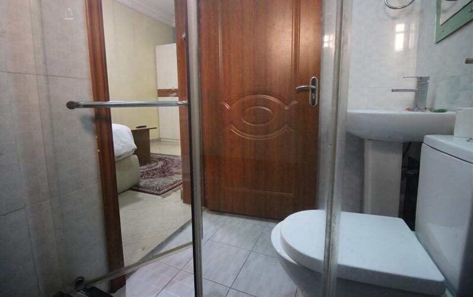 Shower, free toiletries, towels, soap