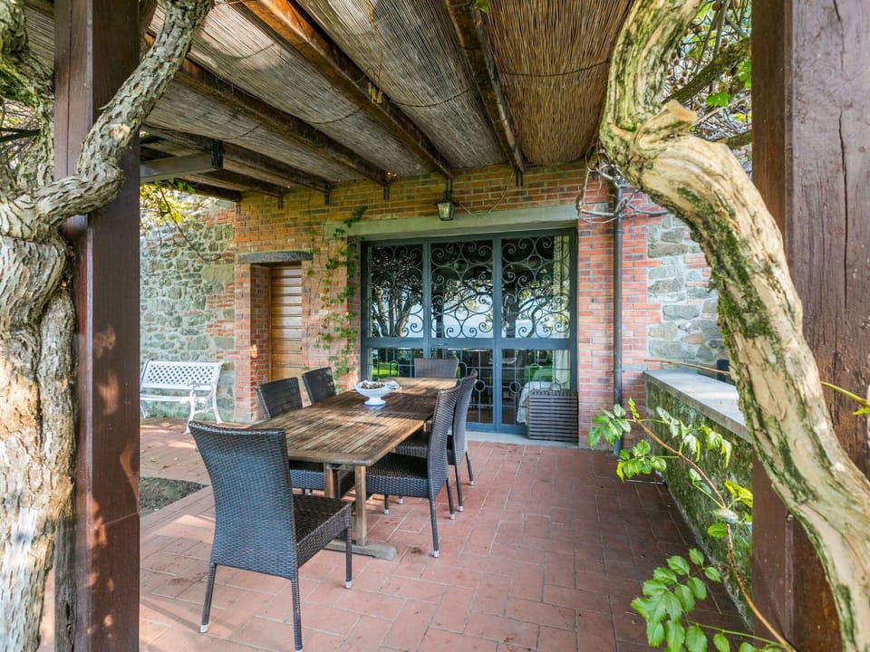 Table, Furniture, Property, Window, Chair, Plant, Wood, Building, Lighting, Interior Design