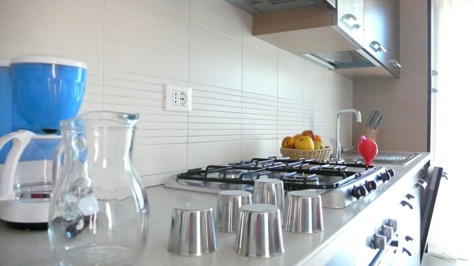 Apartment, 2 Bedrooms, Balcony, Mountain View | Interior