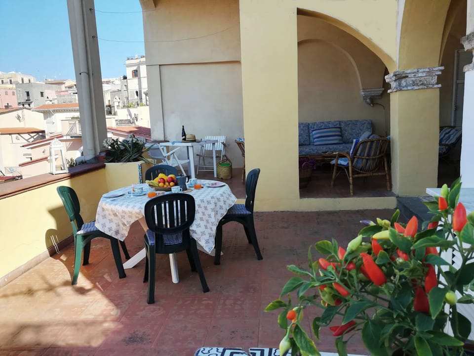 House, 3 Bedrooms, Terrace, City View | Terrace/patio
