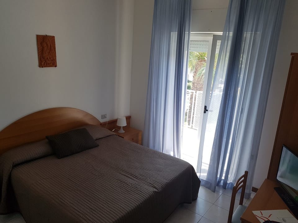 Double or Twin Room | Desk, cribs/infant beds, free WiFi, wheelchair access