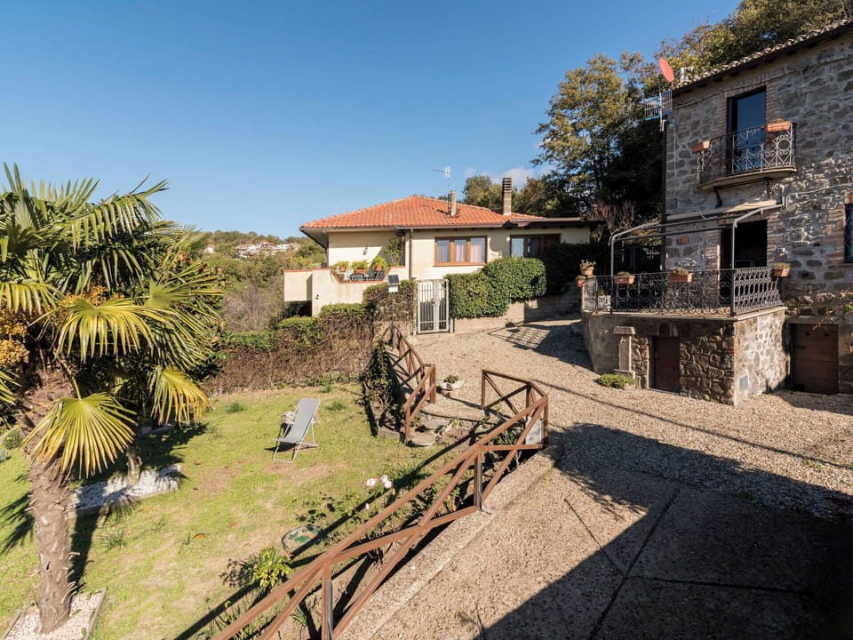 Residential Area, Cottage, Village, Estate, Suburb, Landscaping, Driveway, Hacienda