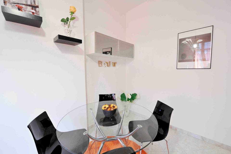 Apartment, 1 Bedroom, City View | Interior