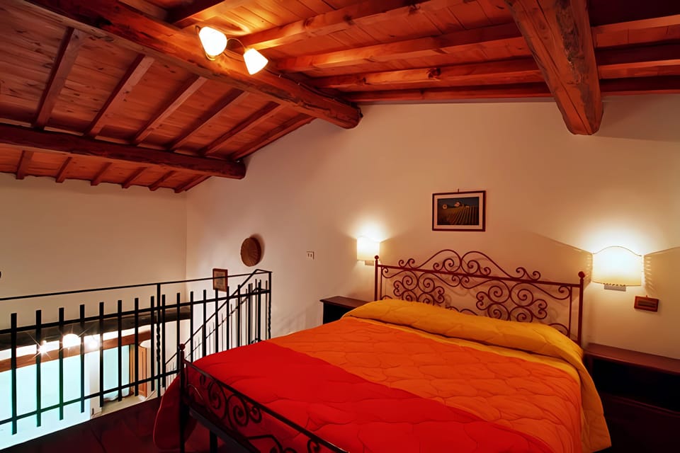 Chalet, 1 Bedroom, Smoking, Fireplace | 1 bedroom, bed sheets