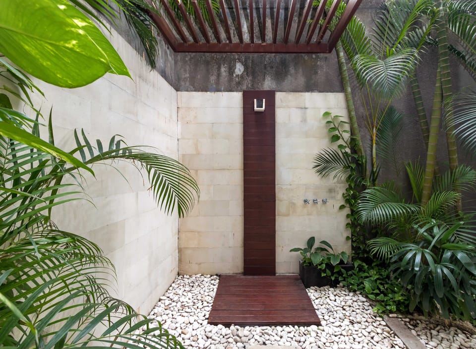 Villa, 4 Bedrooms | Bathroom shower