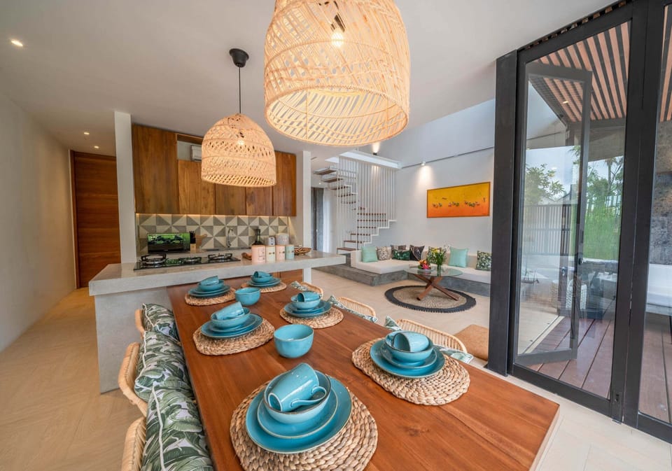 Villa, 4 Bedrooms | In-room dining