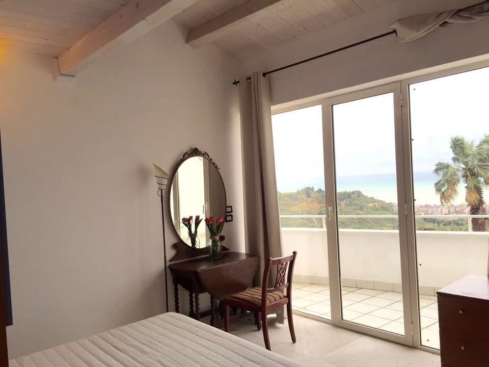 Standard Double Room | Desk, rollaway beds, free WiFi, bed sheets
