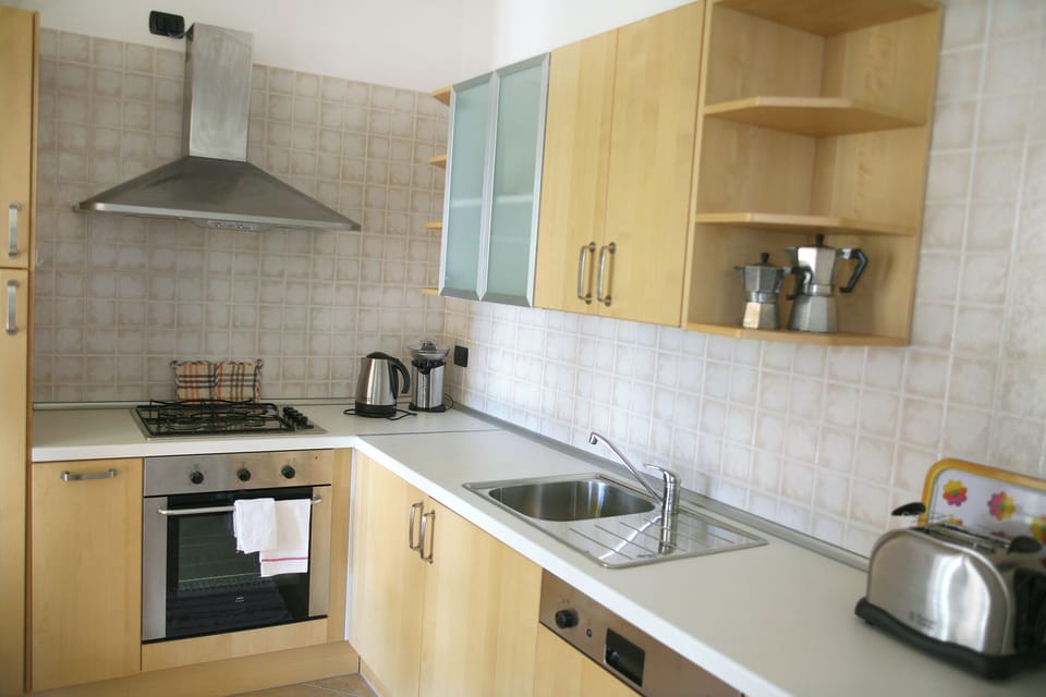Apartment, 2 Bedrooms, Smoking, Patio | Interior
