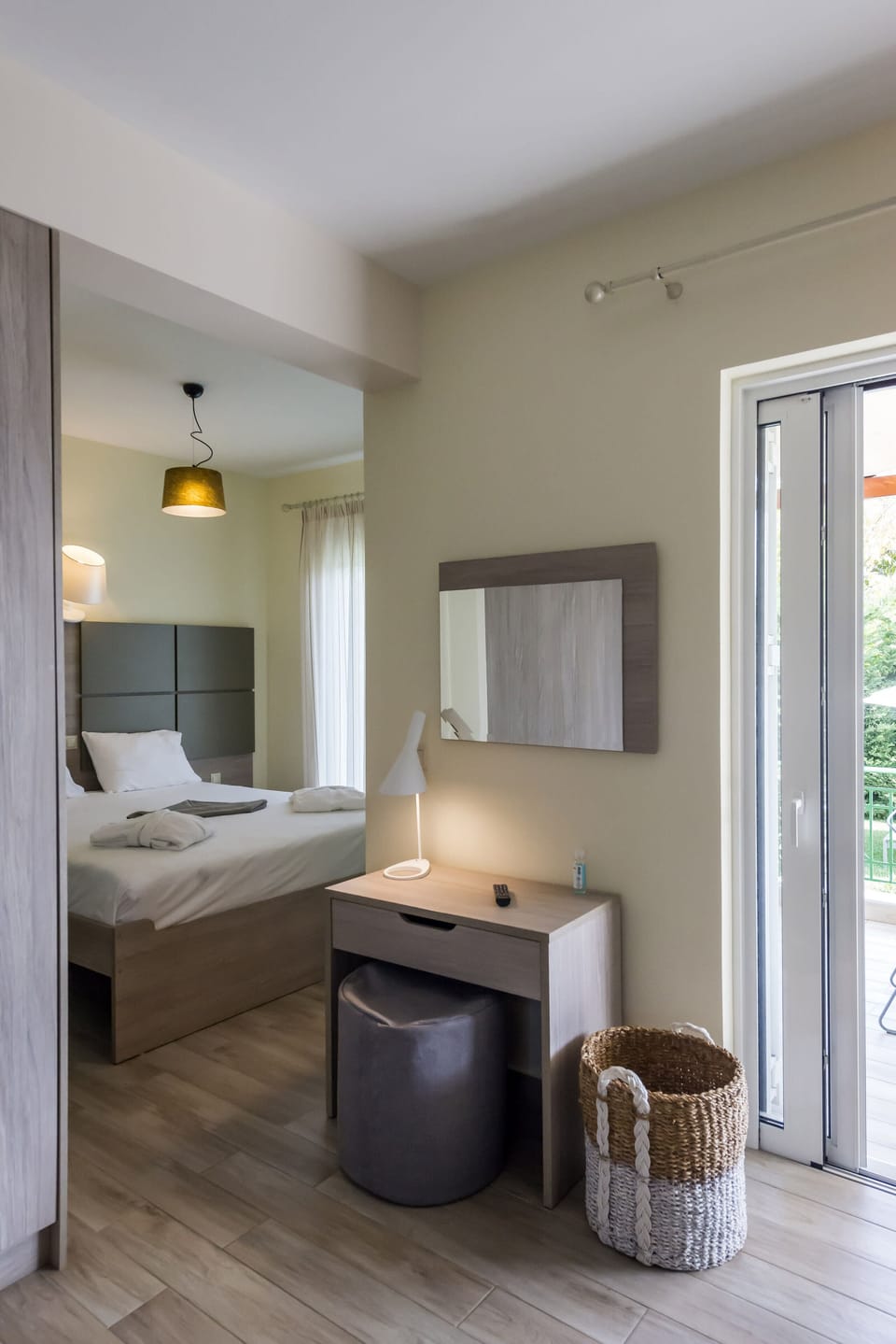 Simple Decorative Details
Subtle, elegant touches that add a homey feel.