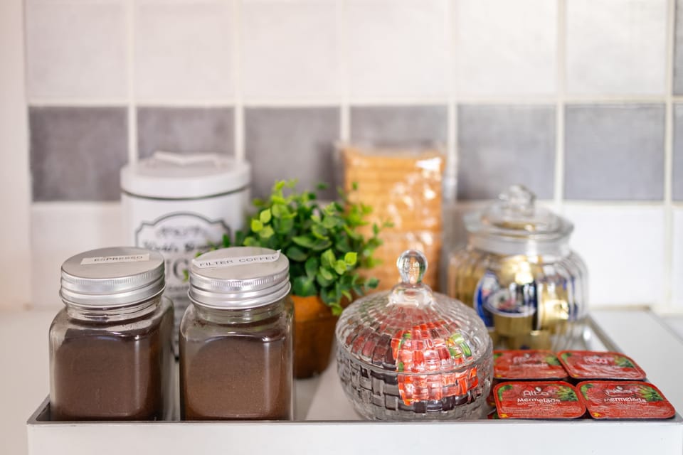 Kitchen Amenities – Coffee maker, kettle, and everything needed for daily comfort.