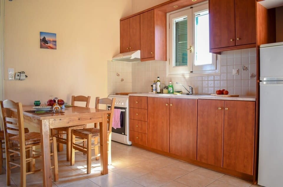  Spacious Kitchen with Dining Area