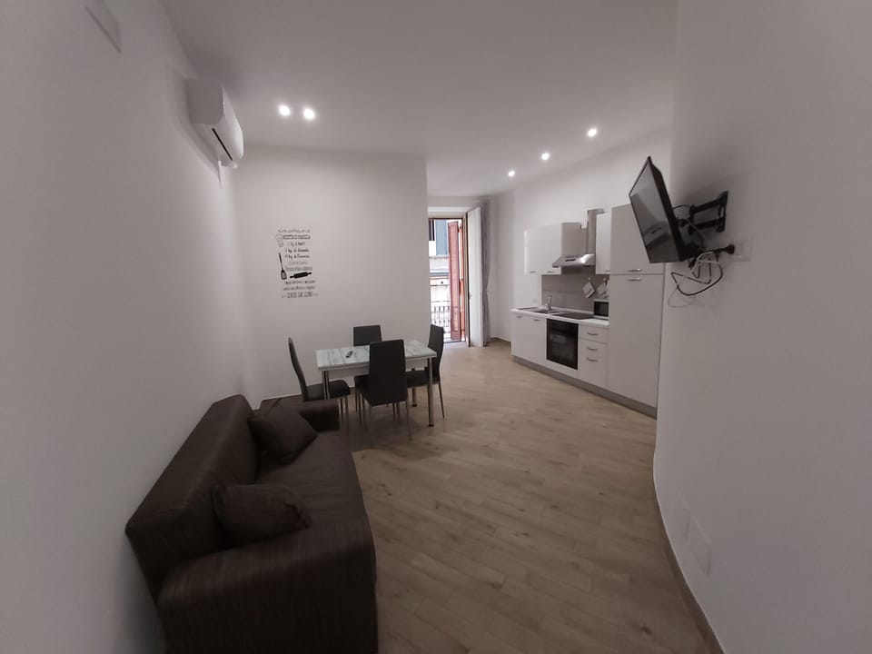 Apartment, 2 Bedrooms, Smoking, Balcony | Interior