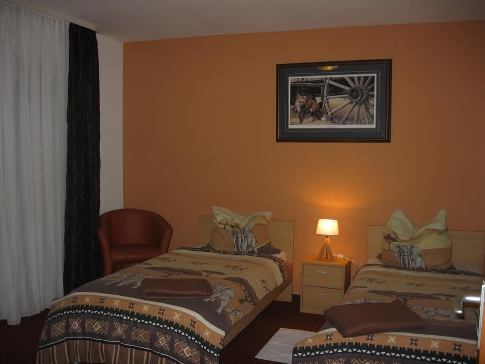 Standard Double or Twin Room, Non Smoking | Hypo-allergenic bedding, minibar, individually furnished, desk