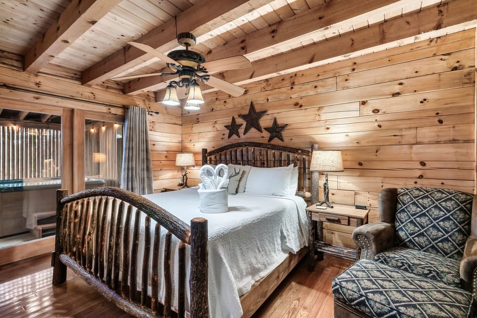Pinecone Room - King bed, private bath, reading chair, and 32" TV (main floor)