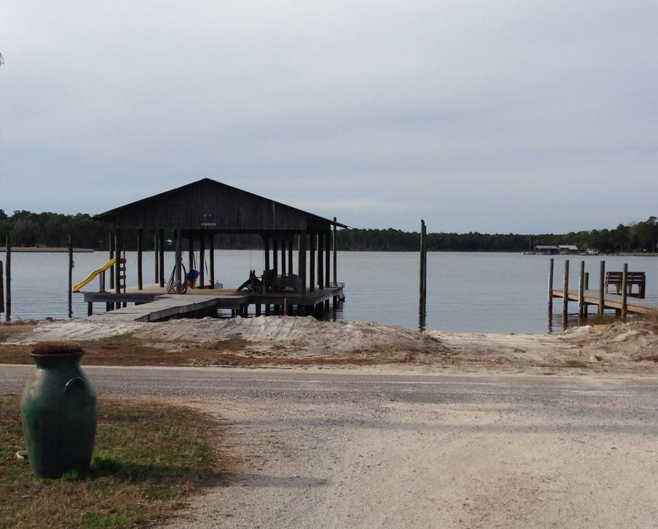 Boat House on Palmetto Creek : small slide : boat launch