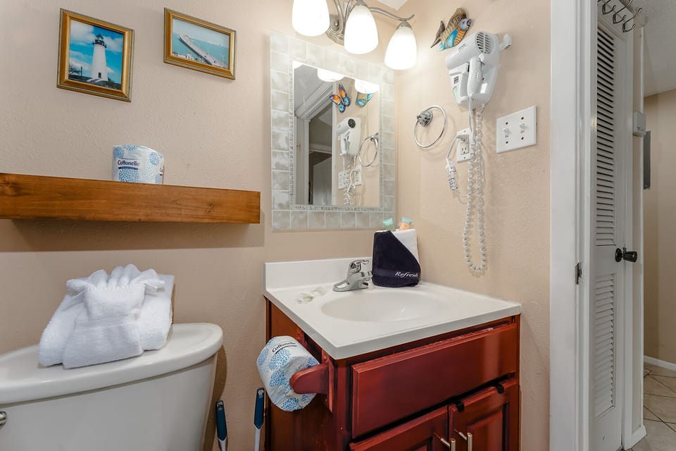 Our compact bathroom is perfectly equipped for you and your travel companions.