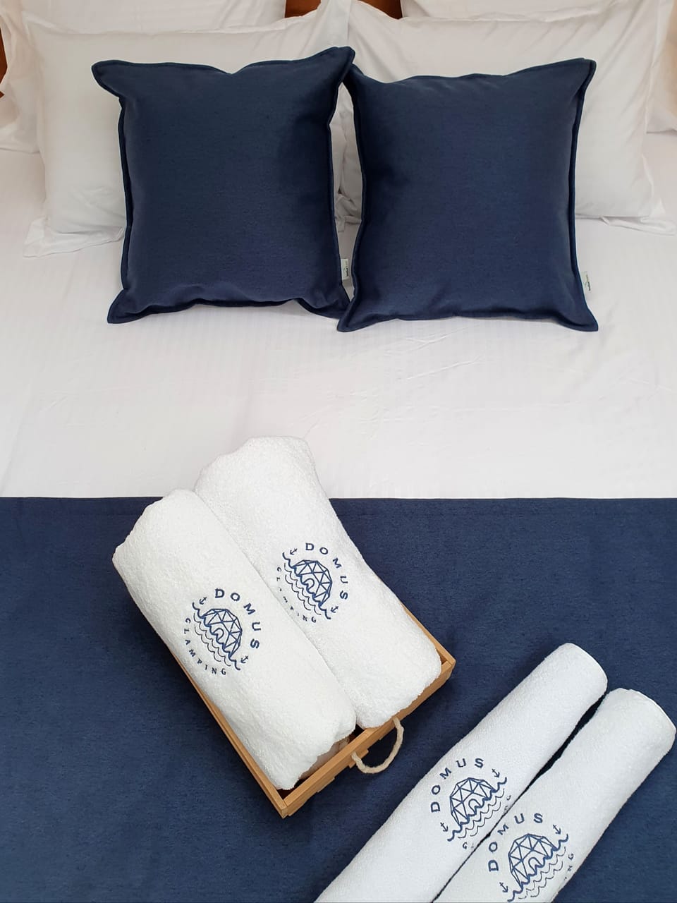 Egyptian cotton sheets, premium bedding, down comforters, pillowtop beds