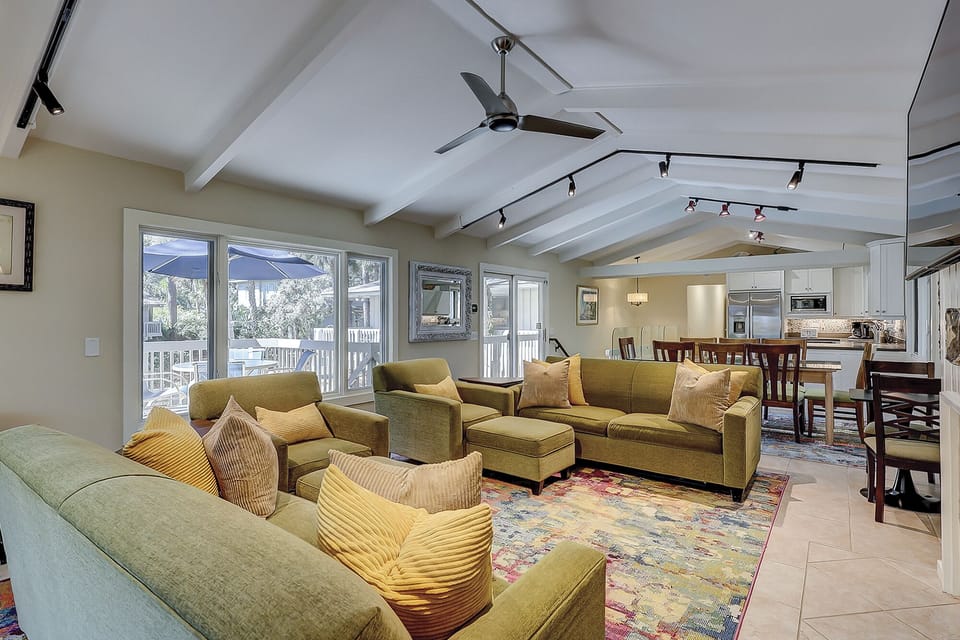 11 Spotted Sandpiper - Living Room (2nd Floor)