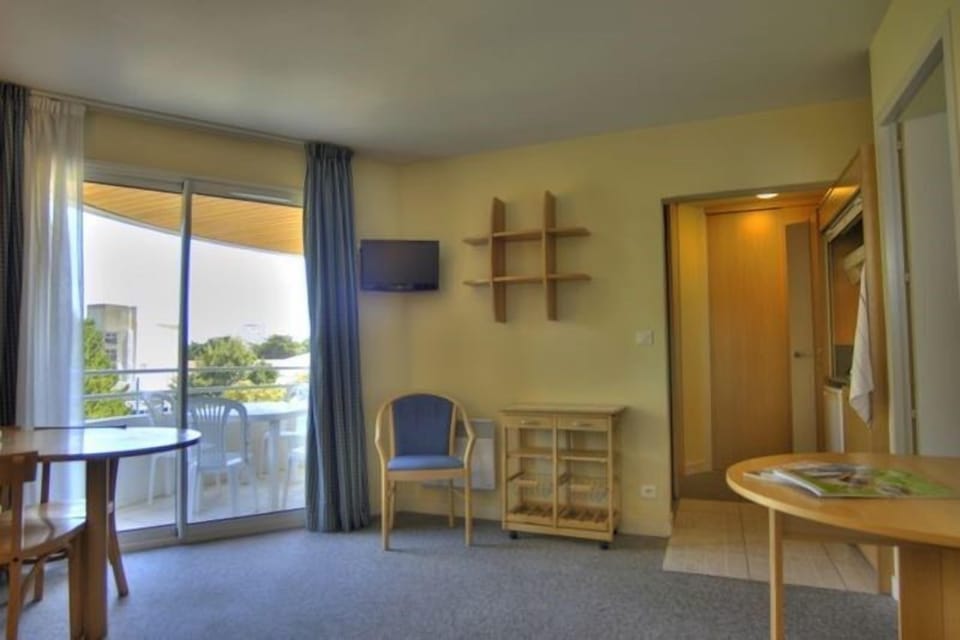 Come and stay in our cozy and charming duplex apartment!