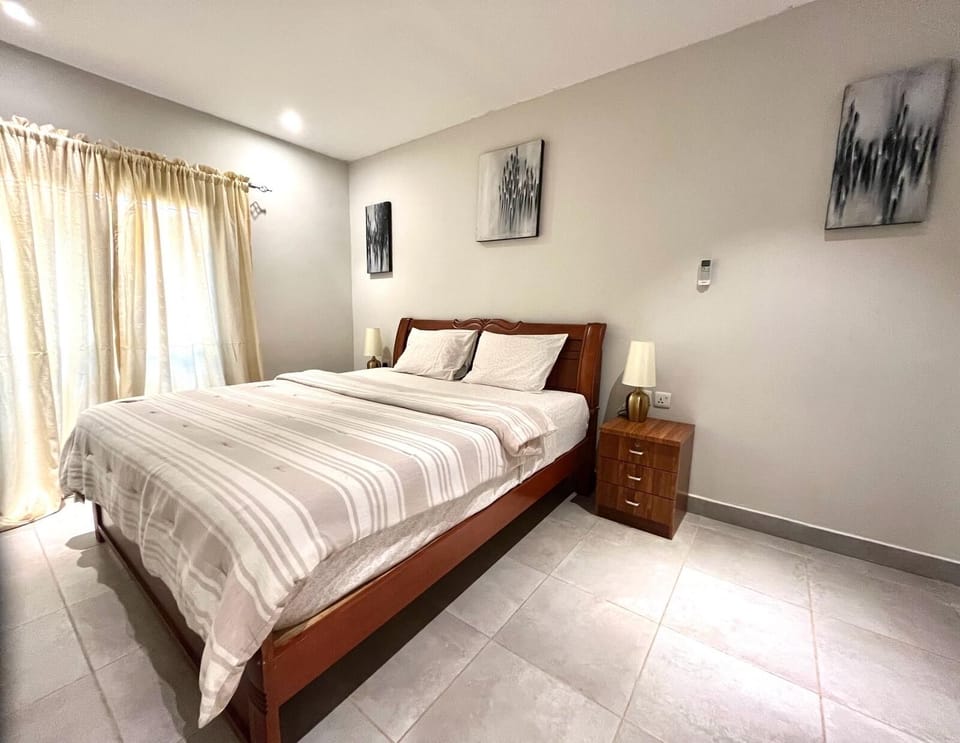 Master bedroom with attach master bathroom and air conditioning