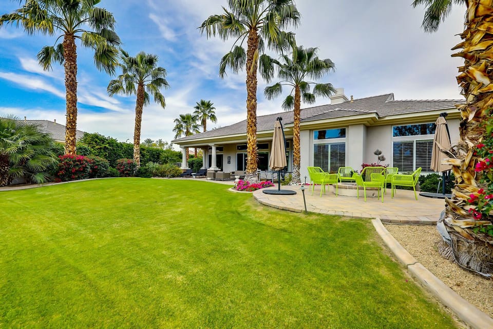 Room to play in the grassy side yard.