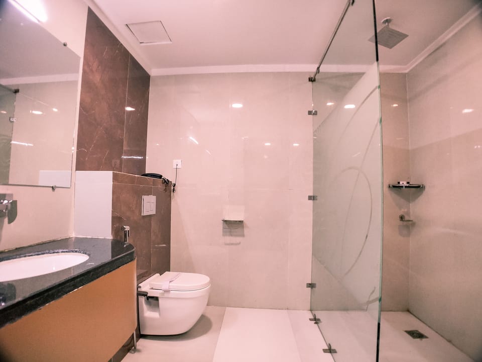 Shower, towels