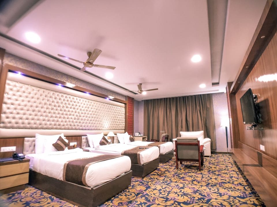 Executive Room | Soundproofing, free WiFi, bed sheets