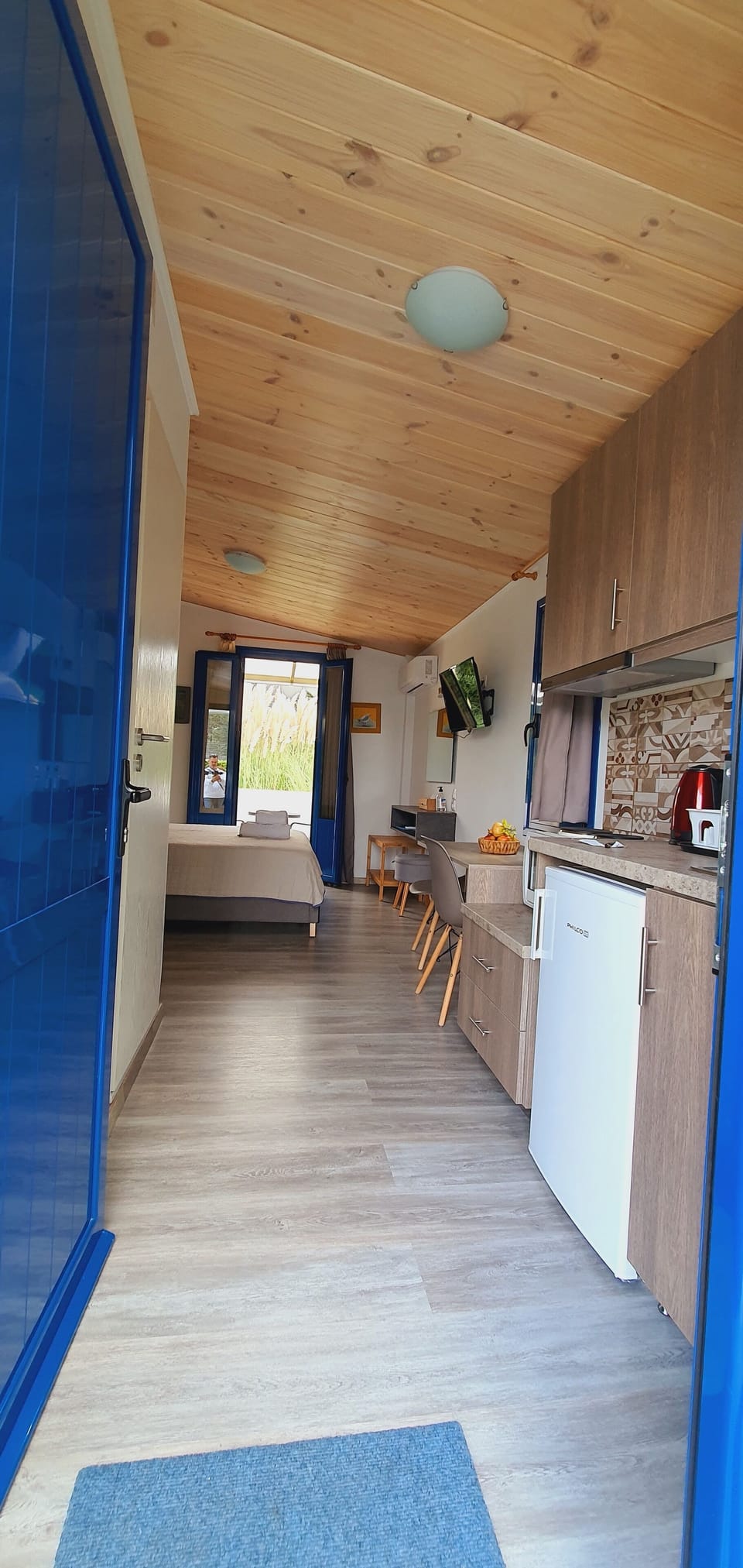 Economy Studio (#6) | Free WiFi, bed sheets