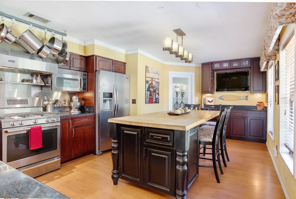 "Kitchen was phenomenal, we had many meals gathered around the island." Virgina