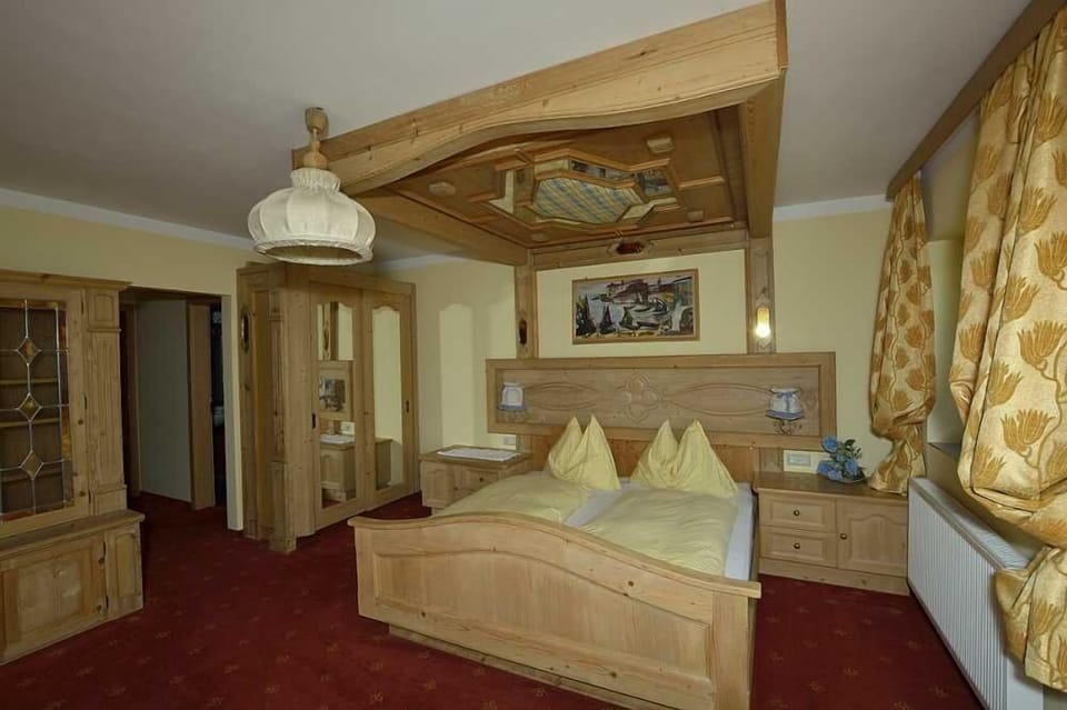 Family Room | Individually decorated, individually furnished, free WiFi