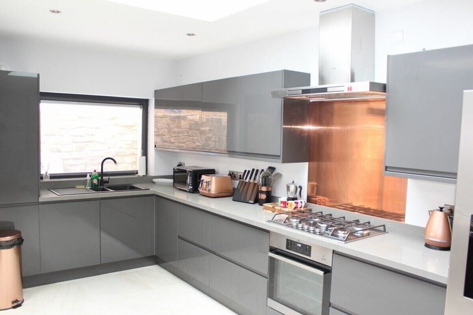 House, Private Bathroom (CG) | Shared kitchen | Full-size fridge, microwave, oven, stovetop