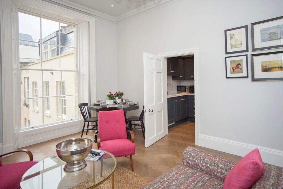 Apartment, Private Bathroom, City View (MSB) | Dining