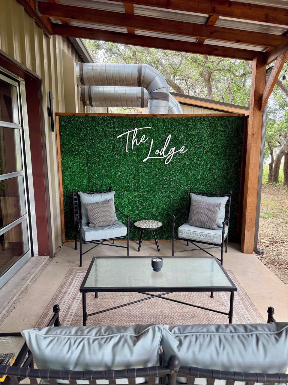 Porch with seating area (1)