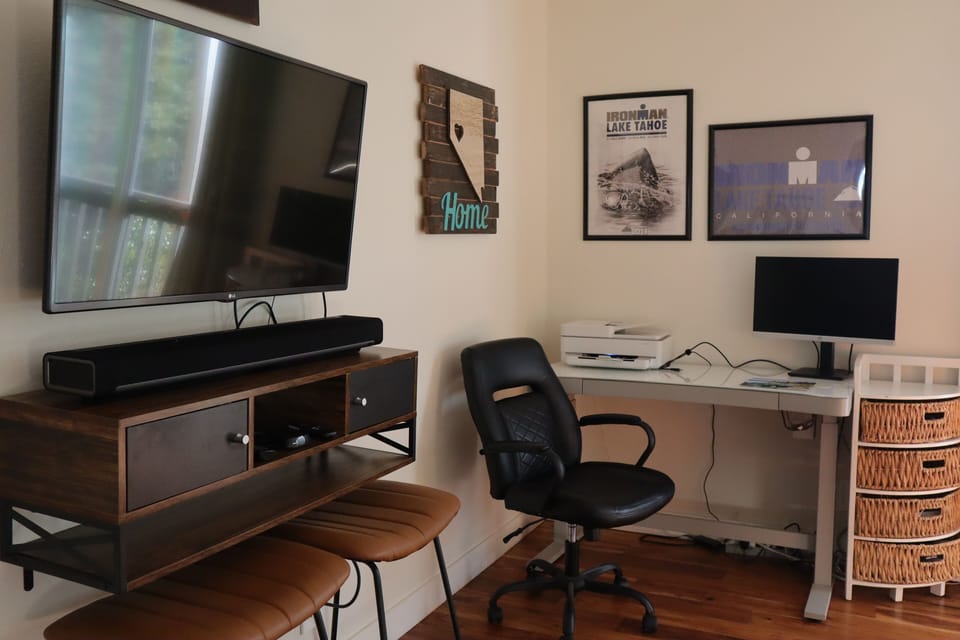 1st floor office space in Pool room