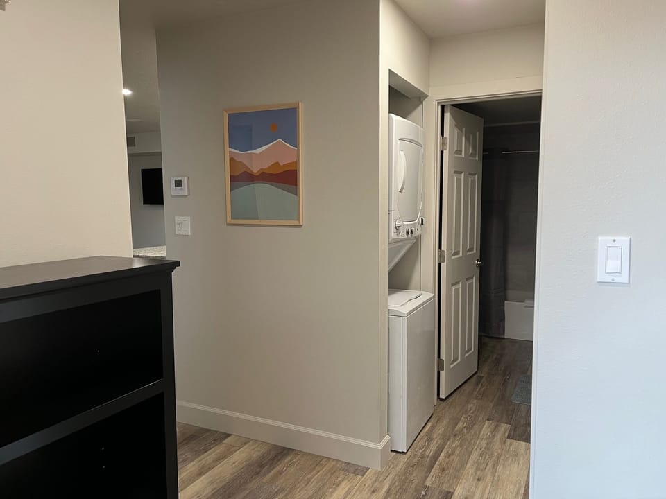 Entryway, washer/dryer closet