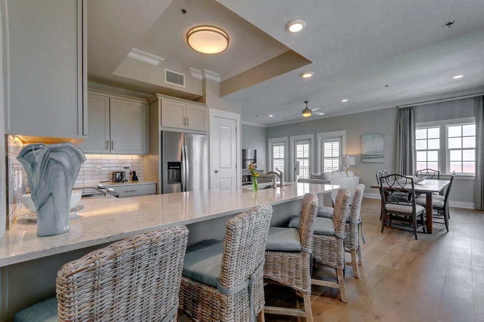 Tuck into a great meal in your dining area.