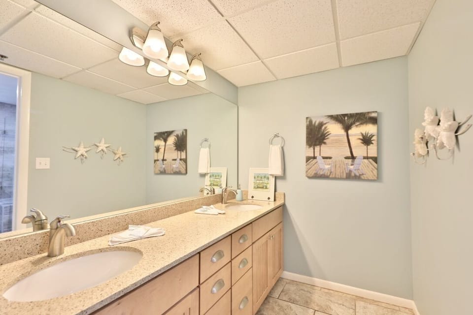 Master bathroom.