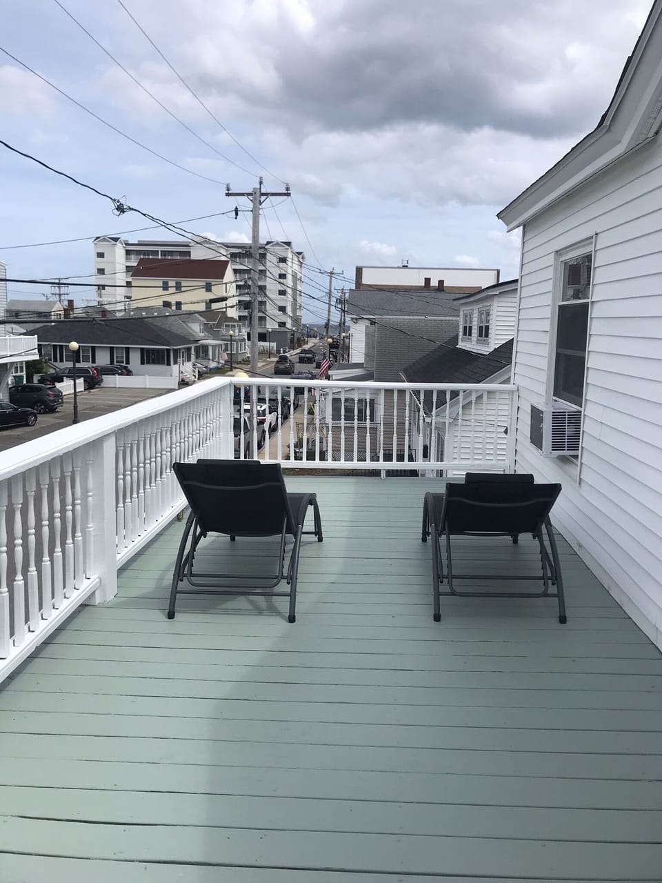 Ocean and fireworks can be seen from the sun deck. 4lounge chairs for sunbathing
