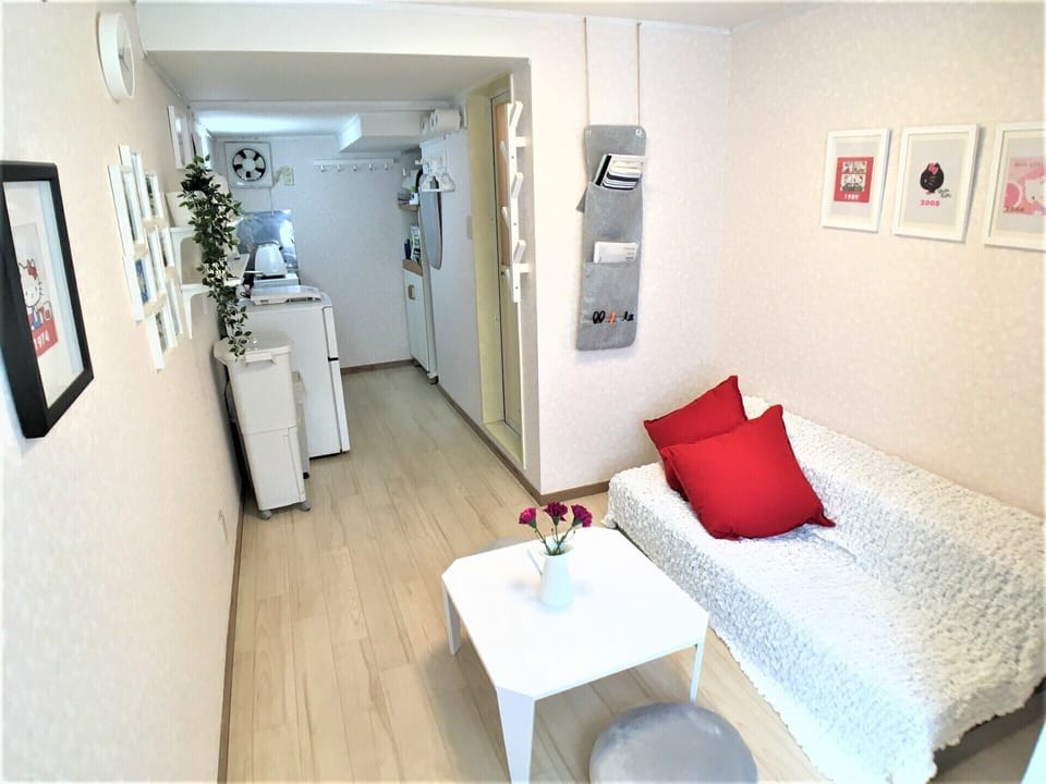 Room (/9) | Iron/ironing board, WiFi (free), bed sheets