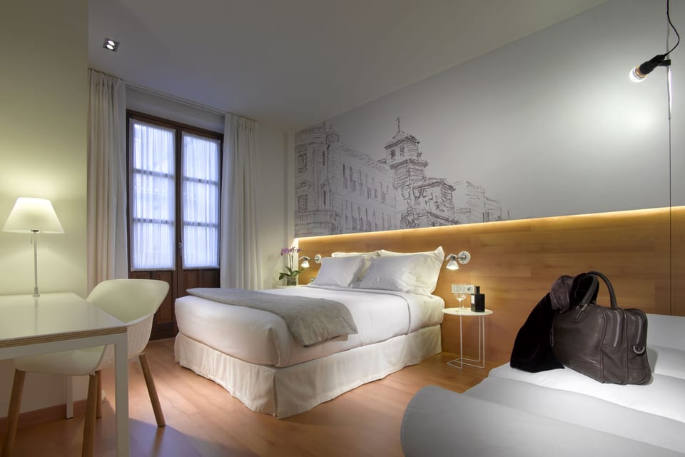 Premium bedding, down comforters, individually furnished, desk