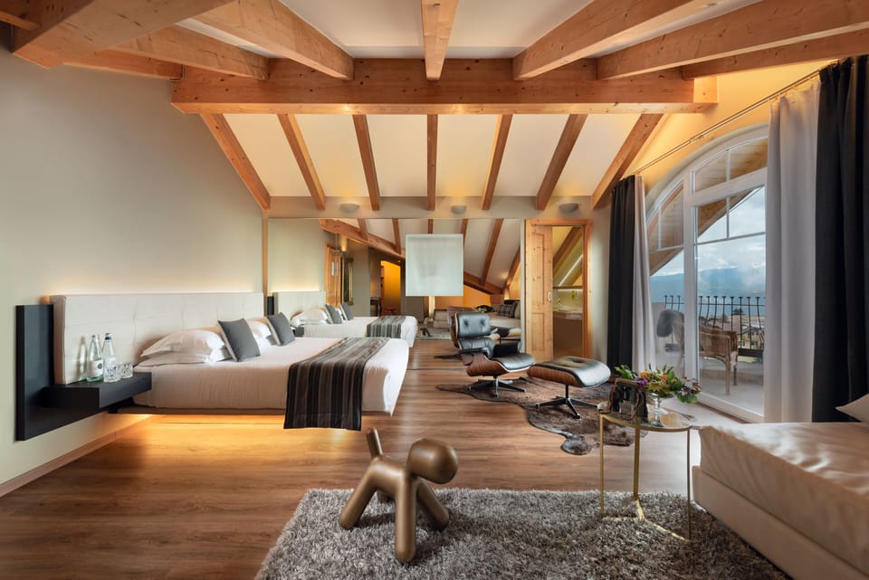 Design Suite, 2 Queen Beds | Minibar, in-room safe, desk, blackout drapes