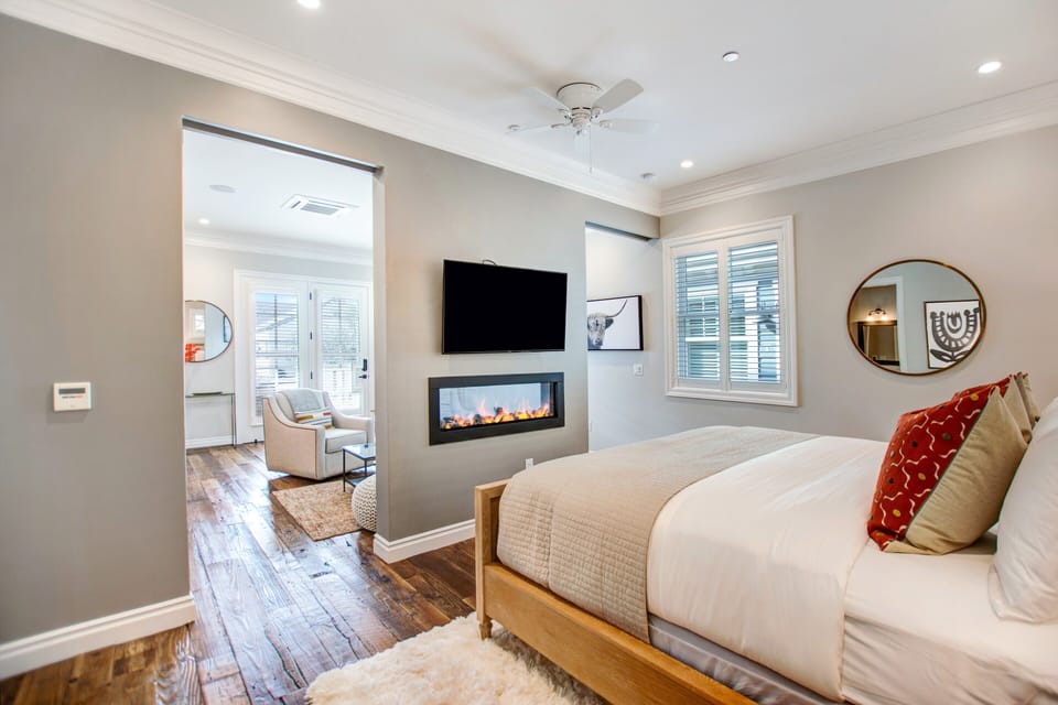 Dual Sided Electric Fireplace/Flat Screen TV