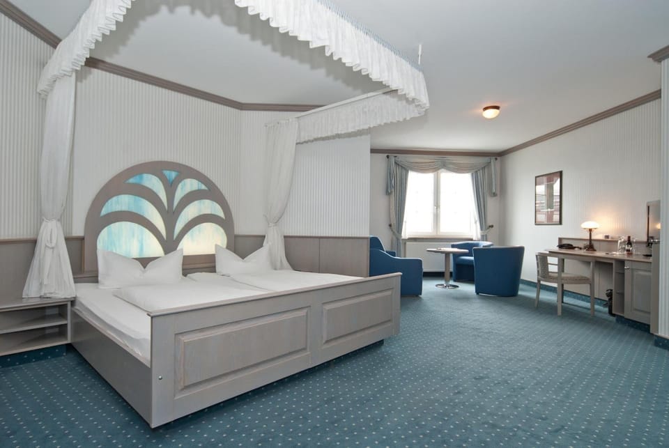 Deluxe Double Room | Individually furnished, desk, laptop workspace, iron/ironing board