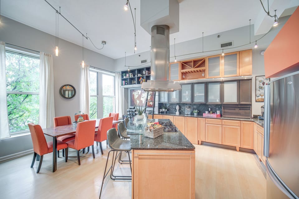 Kitchen & Dining Area | Open Floor Plan | Free WiFi